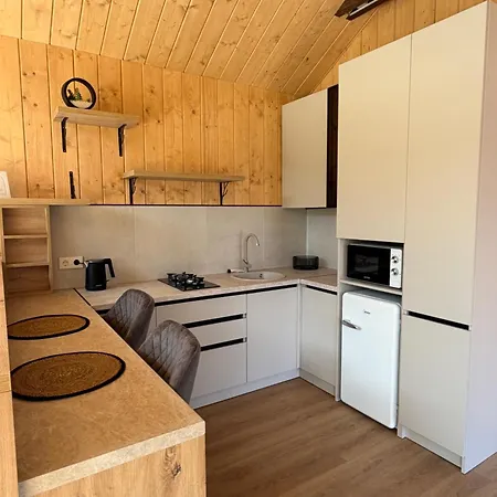 Nest House * Skole